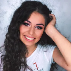 Фотография репетитора Мелкумян Любовь Егияевна