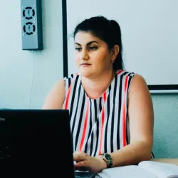 Фотография репетитора Есаян Нарине Карменовна