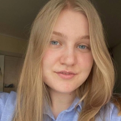 Фотография репетитора Меньшикова Алена Романовна