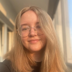 Фотография репетитора Дмитриева Валерия Юрьевна