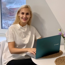 Фотография репетитора Жданова Анастасия Андреевна