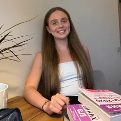 Фотография репетитора Дмитриева Полина Станиславовна