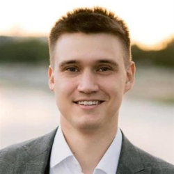 Фотография репетитора Ушаков Михаил Сергеевич