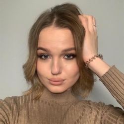 Фотография репетитора Петрова Анна Юрьевна