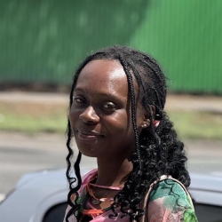 Фотография репетитора Амокуандо Шерли-лав Охемаа Куукуа