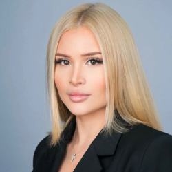 Фотография репетитора Кораблина София Сергеевна