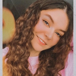 Фотография репетитора Мухамадиярова Алина Артуровна