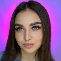 Фотография репетитора Опарина Александра Максимовна