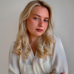 Фотография репетитора Зайцева Юлия Михайловна