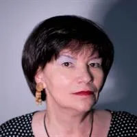 Фотография репетитора Попова Екатерина Вениаминовна