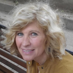 Фотография репетитора Любомирова Наталия Владиславовна