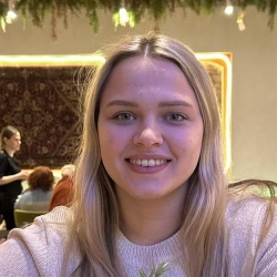 Фотография репетитора Тарасова Екатерина Евгеньевна