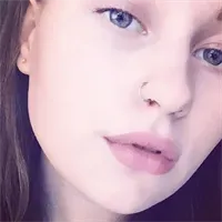 Фотография репетитора Леонова Алена Максимовна