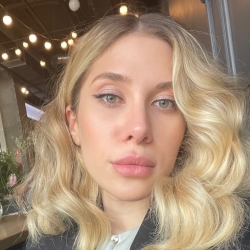 Фотография репетитора Магомедова Мадина Омаровна