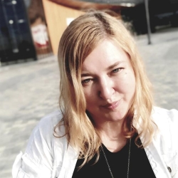 Фотография репетитора Попова Екатерина Петровна