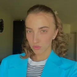 Фотография репетитора Петрова Арина Алексеевна