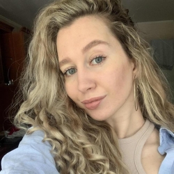 Фотография репетитора Захарова Полина Валерьевна