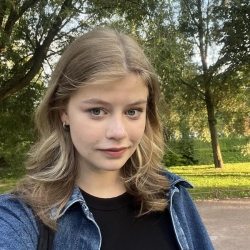 Фотография репетитора Плотникова Арсения Михайловна