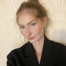 Фотография репетитора Свешникова Антонина Сергеевна