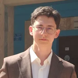 Фотография репетитора Крапивкин Максим Сергеевич