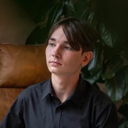 Фотография репетитора Комендантов Георгий Александрович