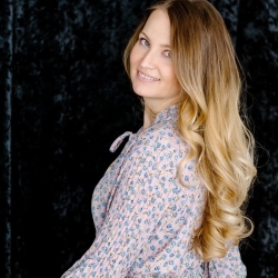 Фотография репетитора Тимофеева Алена Викторовна