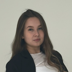 Фотография репетитора Разакова Александра Михайловна