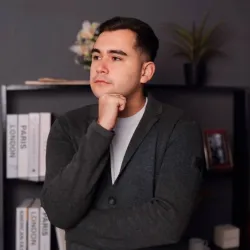 Фотография репетитора Бутович Александр Юрьевич