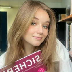 Фотография репетитора Гладких Дарья Алексеевна