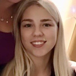 Фотография репетитора Попова Дарья Михайловна