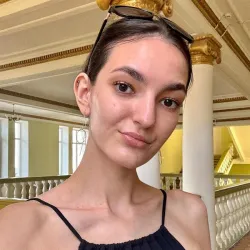 Фотография репетитора Сазонова Анастасия Андреевна