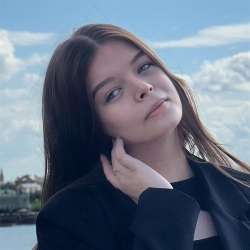 Фотография репетитора Потапова Алена Евгеньевна