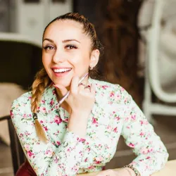 Фотография репетитора Карибова Карина Акофовна