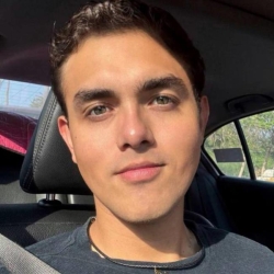 Фотография репетитора Мантилья Рейес Цезарь Хенаро 