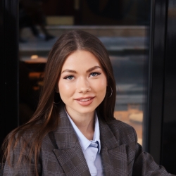 Фотография репетитора Пустовалова Арина Сергеевна