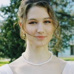 Фотография репетитора Мирошниченко Александра Игоревна