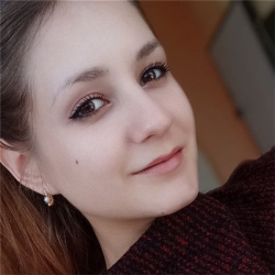 Фотография репетитора Толстолуцкая Алина Максимовна
