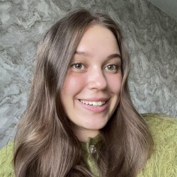 Фотография репетитора Петренко Яна Андреевна