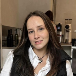 Фотография репетитора Ромащенко Полина Сергеевна