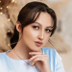 Фотография репетитора Позднякова Юлия Рафиковна