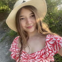 Фотография репетитора Ишкинина Милана Альбертовна