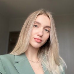 Фотография репетитора Буркова Алла Олеговна