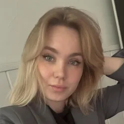 Фотография репетитора Попова Виктория Олеговна