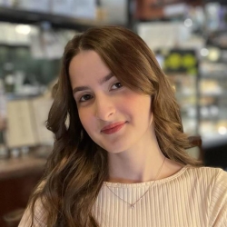 Фотография репетитора Рзаева Алина Сеймуровна