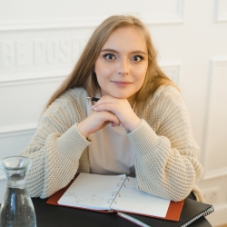 Фотография репетитора Булатова Элеонора Сергеевна