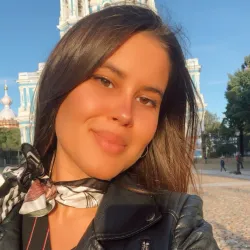 Фотография репетитора Сафарова Регина Равильевна