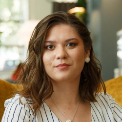 Фотография репетитора Курбонова Виктория Рустамовна