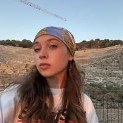 Фотография репетитора Медведева Юлия Дмитриевна