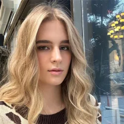 Фотография репетитора Бауэр Арина Олеговна