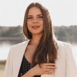 Фотография репетитора Романова Анастасия Владимировна